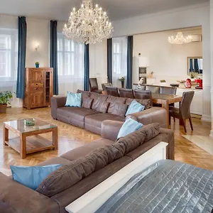https://riverview-old-town-apartment.praguehotelsweb.com